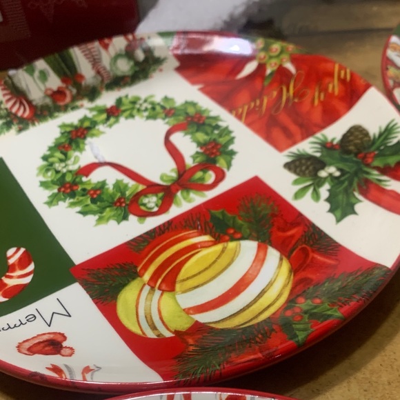 Plates - Picture 1 of 6